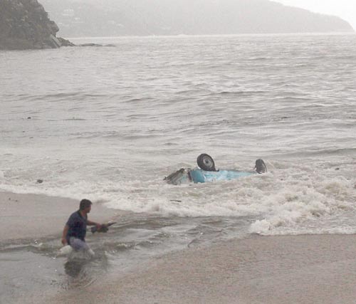 Beatriz se degrada a tormenta tropical y empieza a alejarse de México