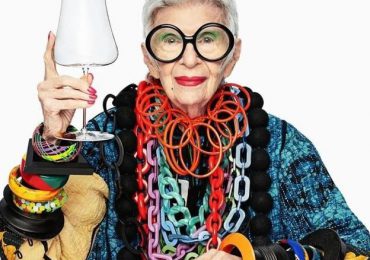 Video| Iris Apfel la "adolescente más vieja del mundo" cumple 102 años