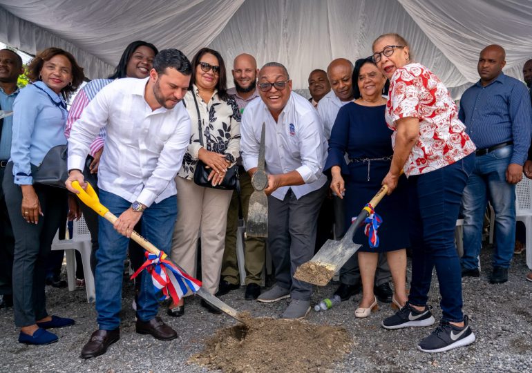 Alcalde José Andújar inicia construcción de funeraria en Las Caobas con una inversión superior a los RD$12 millones