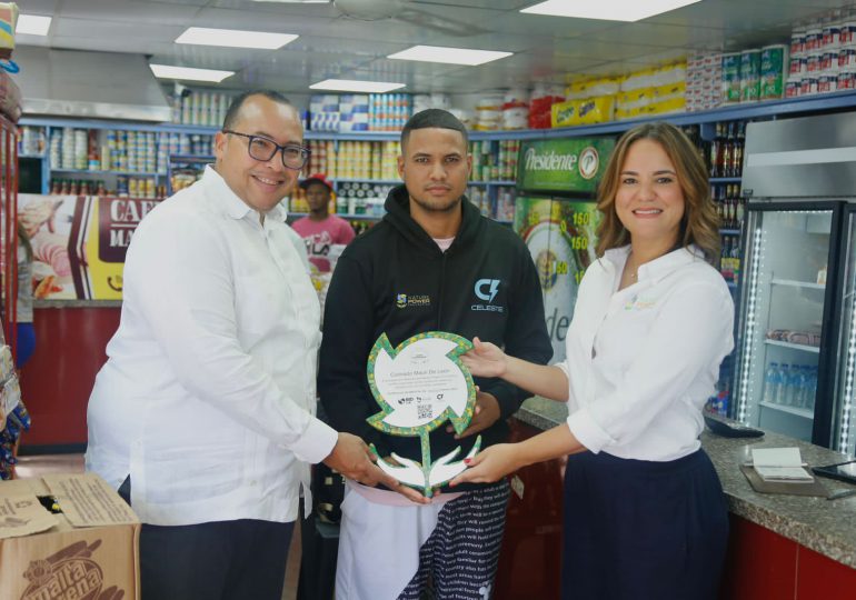 Nature Power Foundation e INDOCAL entregan primeras certificaciones verdes a Colmados de Santo Domingo