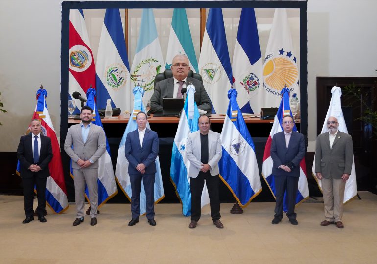 Valdez Albizu presidió la 298ª reunión del Consejo Monetario Centroamericano