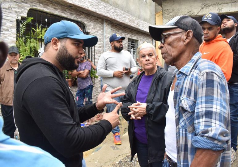 Yeury Bidó acude en ayuda de los munícipes de Santo Domingo Norte tras paso de la tormenta Franklin