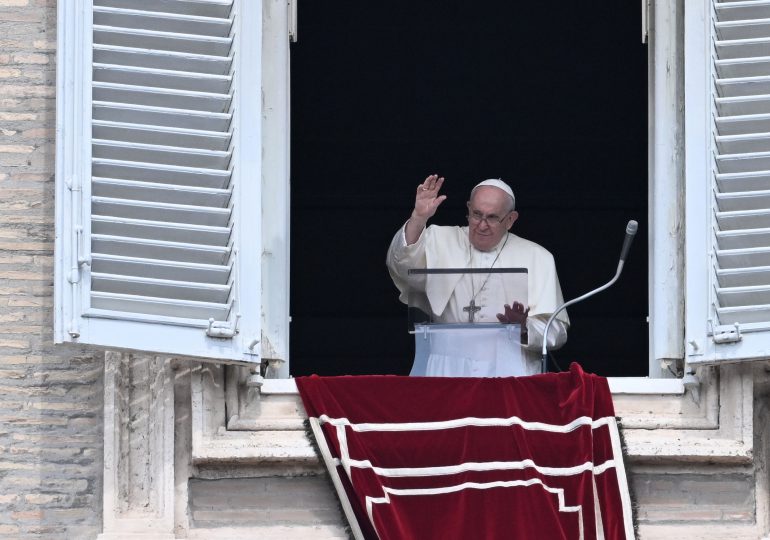 El papa lamenta "actitud reaccionaria" en Iglesia de EEUU