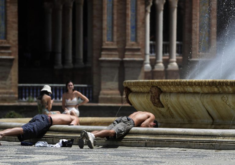 Portugal lucha contra los incendios y España está en alerta por el calor