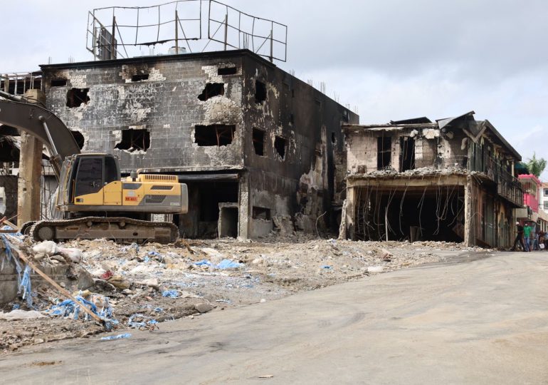 ONESVIE recomienda demolición de tres edificaciones afectadas por explosión e incendio en San Cristóbal