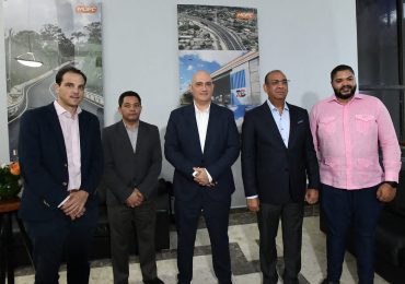 Deligne Ascención y Pavel Isa Contreras encabezan inauguración galería de proyectos por MOPC