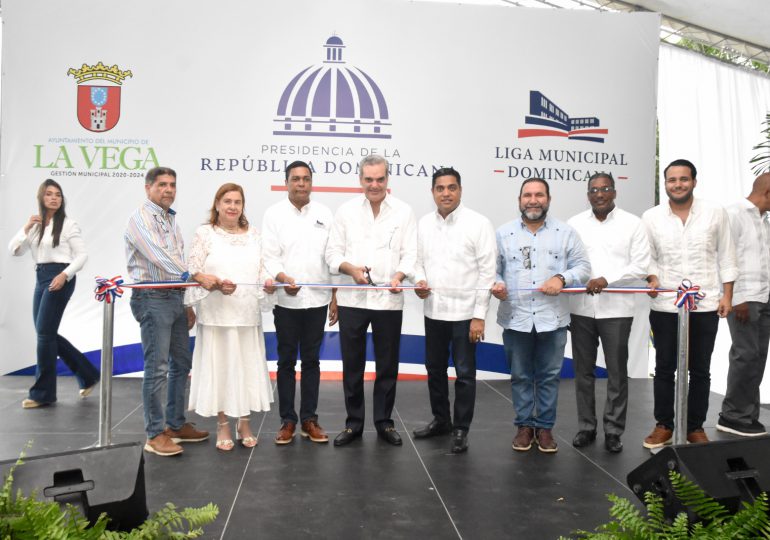 VIDEO | Luis Abinader y Alcaldía Vegana inauguran obras municipales por RD$150 millones