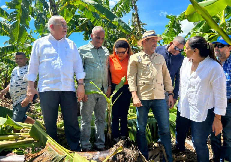Ministro Limber Cruz supervisa en Azua zonas agrícolas afectada por la tormenta Franklin