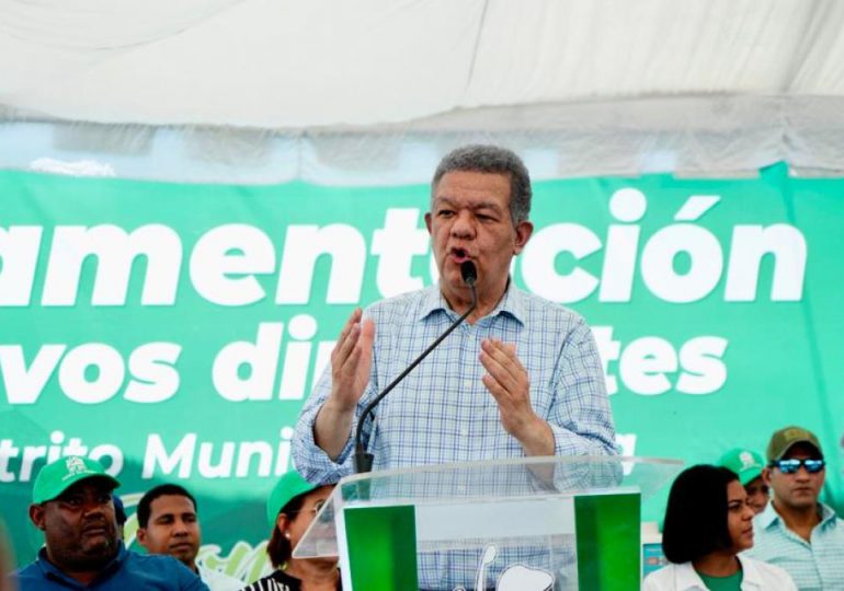 VIDEO | Leonel Fernández visita zona afectada por explosión; recomienda al gobierno recompensar a dueños de negocios