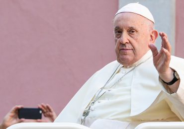 Papa Francisco aborda el aborto y la eutanasia con jóvenes en Portugal