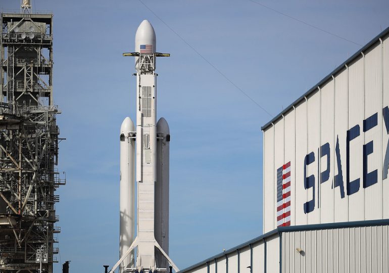 El Gobierno de EEUU demanda a SpaceX por contratar solo a ciudadanos estadounidenses