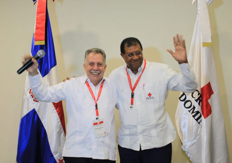 Doctor Sanz Flores es reelegido a la presidencia de la Cruz Roja Dominicana