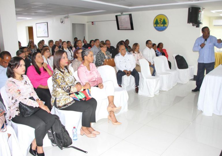 SRSM sostiene encuentro con directores de hospitales sobre producción de servicios