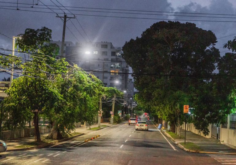 Video| Actual administración de Edesur ha impactado su territorio con 128,610 luminarias entre nuevas y reparadas
