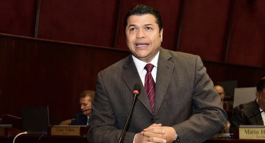 Tobías Crespo asegura defenderá proyectos beneficiosos al país