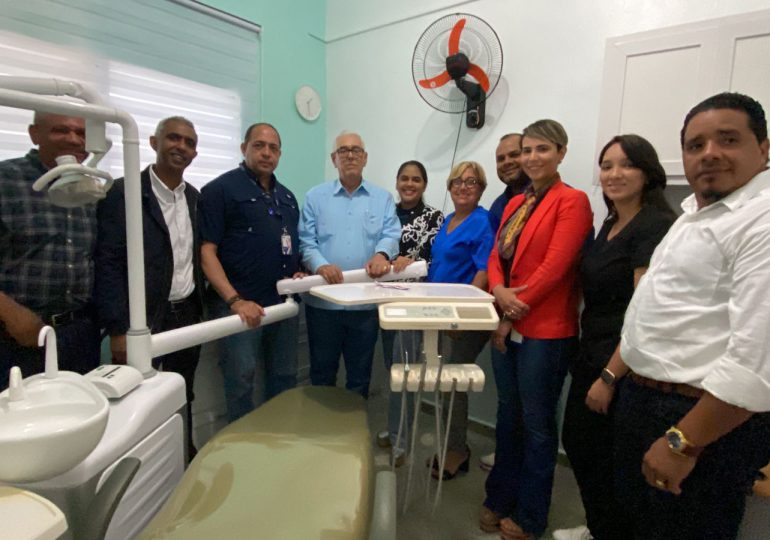 Dirección de Odontología del SNS entrega unidad en Jarabacoa y La Vega