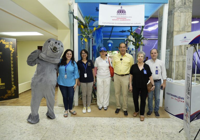 Medio Ambiente promueve preservación de ecosistemas costeros y marinos en la Feria del Libro