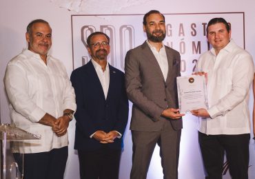 Aderes reconoce a Andrés Marranzini Grullón por sus aportes al sector gastronómico de la República Dominicana
