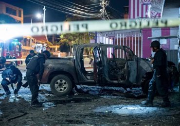 Vehículo bomba explota en Ecuador tras ataque contra organismo estatal que maneja las cárceles