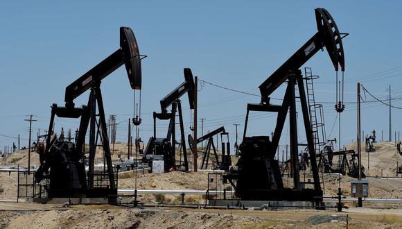 Reservas de petróleo bajan más de lo previsto en EEUU