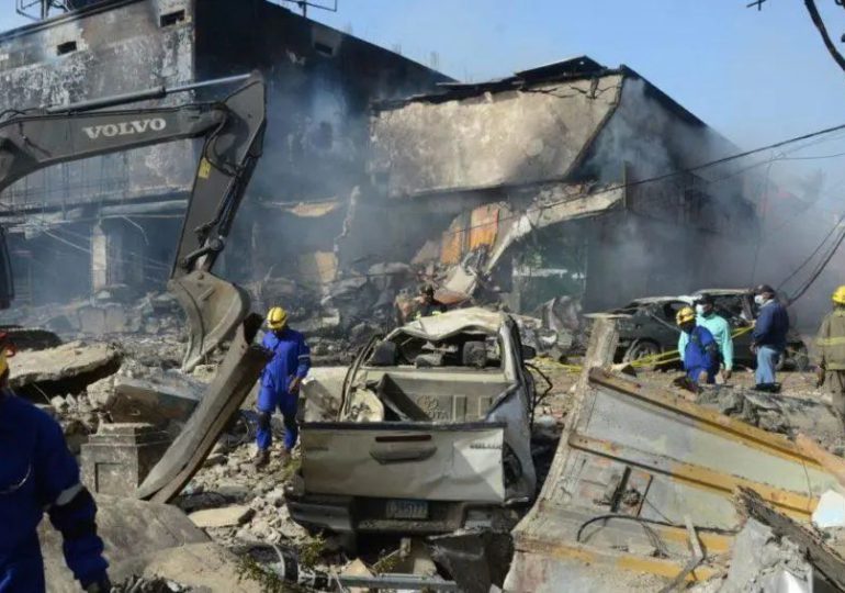 Sostienen reunión con familiares de víctimas en explosión de San Cristóbal para entregar cuerpos