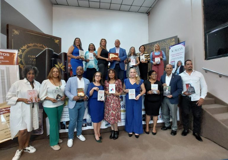 16 escritores dominicanos se unen para presentar sus libros en un solo stand en la XXV Feria Internacional del Libro 2023