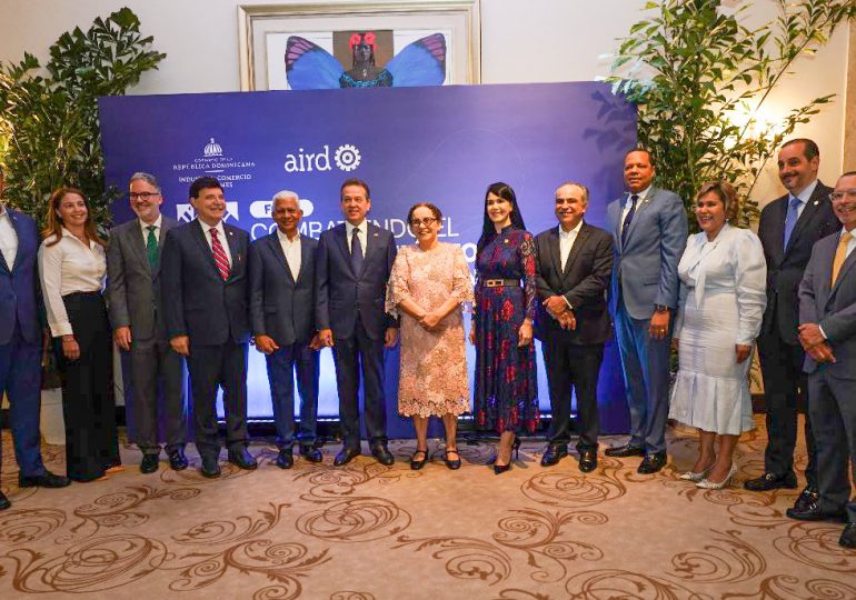 MICM y AIRD celebran foro sobre combate al comercio ilícito
