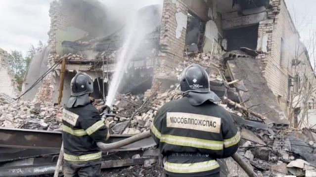 Un muerto y 12 desaparecidos tras explosión en una fábrica en Rusia