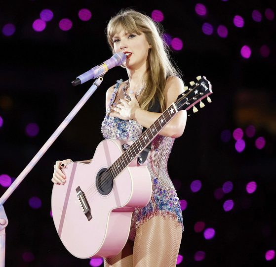 Video| Taylor Swift agradece al público entre lágrimas en el Foro Sol de Mexico