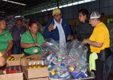 Comedores Económicos con vasto operativo para llevar alimentos crudos y cocidos a zonas afectadas por la tormenta Franklin