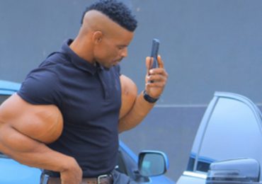 "Tiktoker" con grandes bíceps atrae seguidores y logra millones de reproducciones de sus videos
