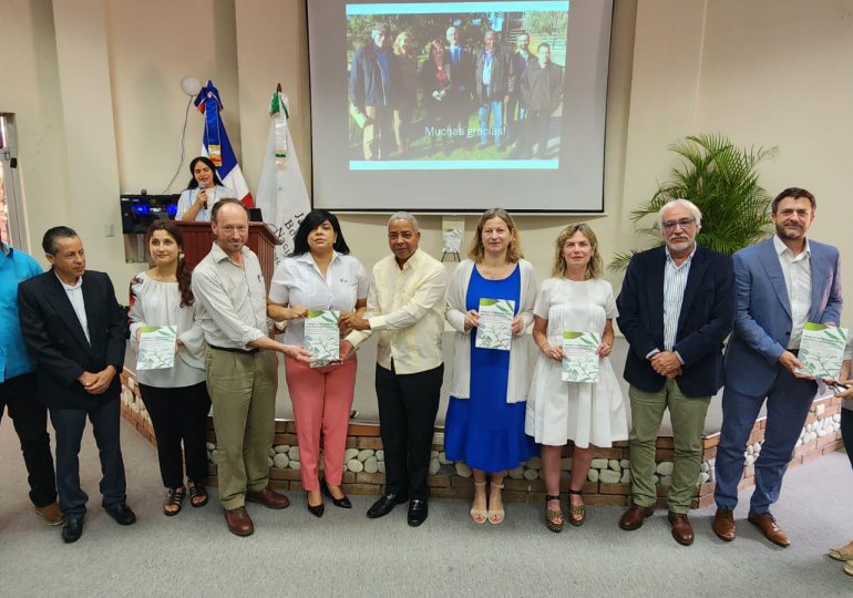 Jardines Botánicos ponen en circulación libro sobre Árboles Autóctonos de la República Dominicana