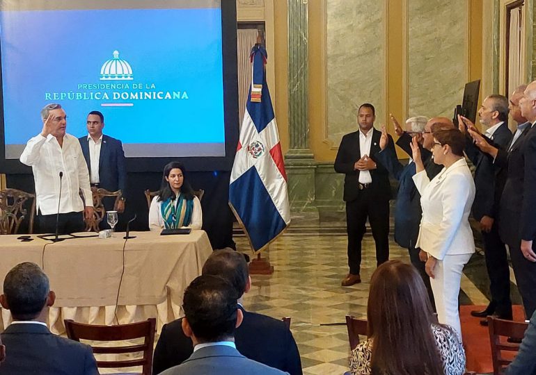 Abinader instruye a Comisión estudia contratos de CEA rendir informe en 2 meses