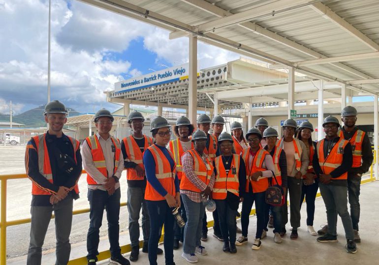 Estudiantes de la Facultad de Ciencias de la UASD visitan Barrick Pueblo Viejo