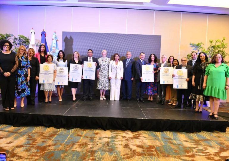 SIUBEN es galardonado con la categoría oro del Sello Igualando RD para el sector público