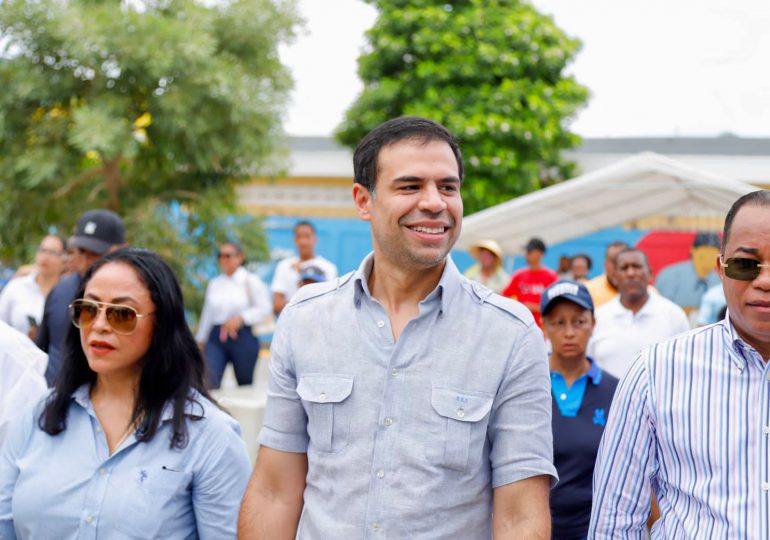 Roberto Ángel inaugura “Paseo de los Colores” en Nagua; más de mil metros cuadrados de arte público