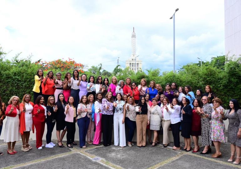 Nahiony a mujeres: "Hagamos que la Marcha del Cibao sea apoteósica"