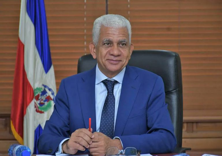 PRM escoge a Ricardo de los Santos como nuevo presidente del Senado