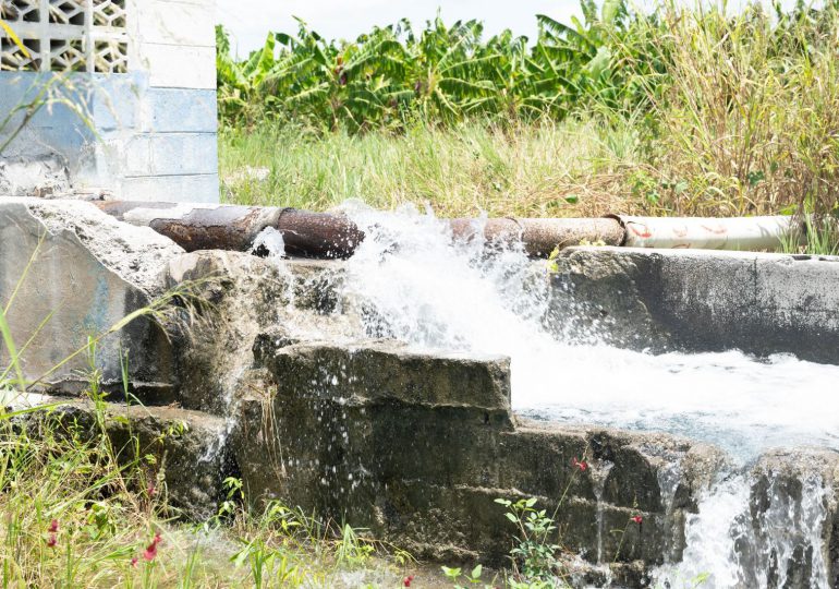 INDRHI restablece el riego a decenas de productores agrícolas en Azua