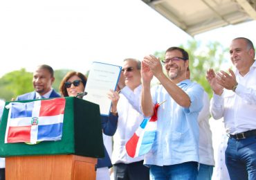 Abinader encabeza firma de acuerdo para homologación de licencias de conducir de dominicanos en RD y EEUU