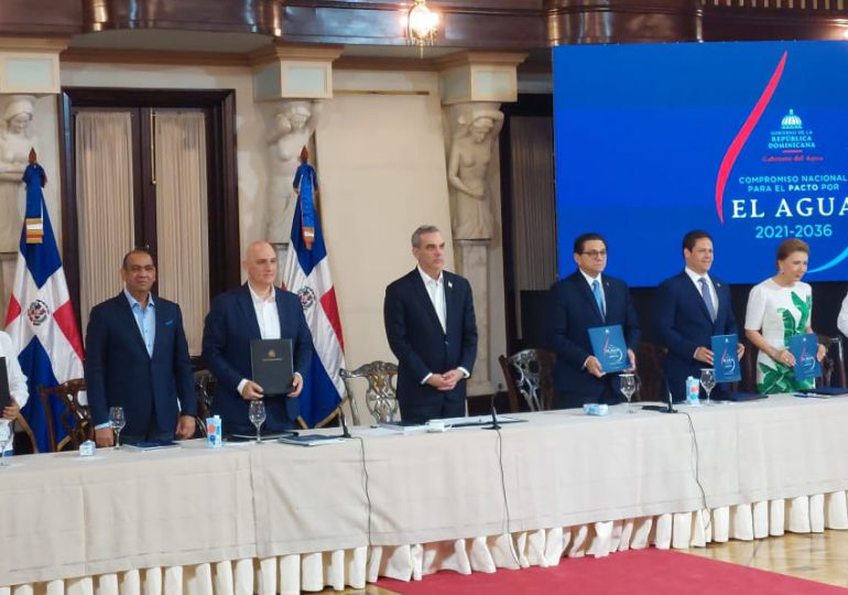 VIDEO | Abinader llama a partidos políticos firmar "Pacto Dominicano por el Agua 2021-2036"