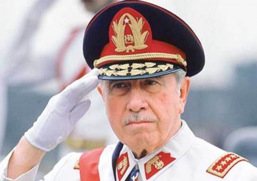 "Pinochet era un actor", dice el autor de la icónica foto del dictador chileno