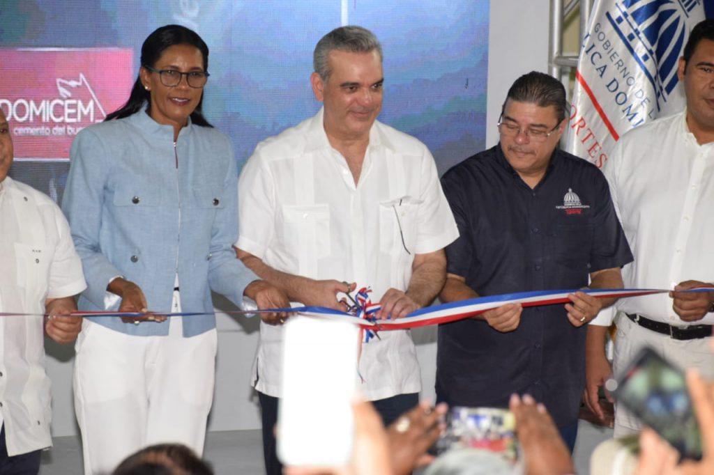 Presidente Abinader entrega remozados polideportivos en Higüey y Hato Mayor 2 WhatsApp Image 2023 08 19 at 3.25.34 PM 1