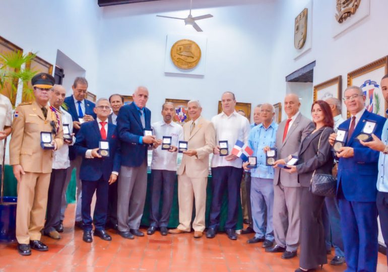 Efemérides Patrias pone a circular medalla conmemorativa del 160 aniversario del Grito de Capotillo y Restauración de la República