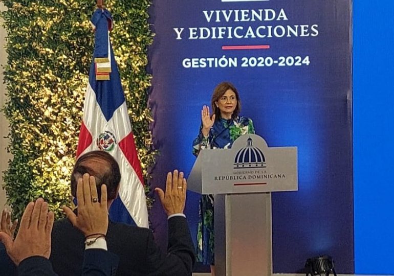 Raquel Peña y Carlos Bonilla juramentan primer grupo de Supervisores Técnicos Privados del MIVED