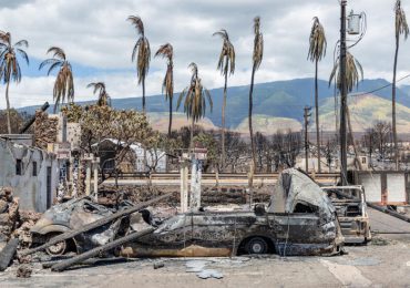 Biden visitará Hawái, donde los incendios dejan más de un centenar de muertos