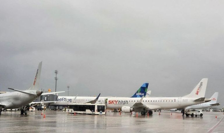 Imágenes del Aeropuerto Internacional de Las Américas, José Francisco Peña Gómez, ante el paso de tormenta Franklin