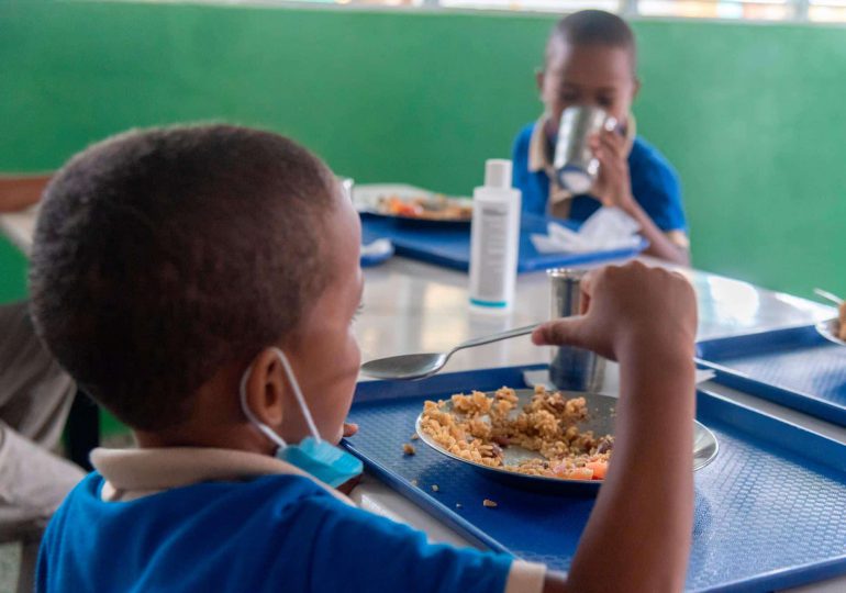 Programas de alimentación escolar aumentan la asistencia a clases y tienen una rentabilidad de US$9 por cada dólar invertido
