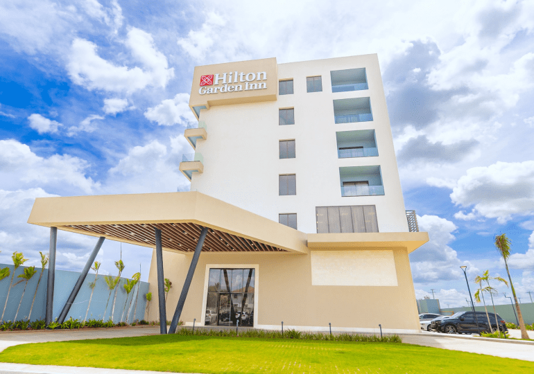 Hotel Hilton Garden Inn La Romana ofrece una estadía exclusiva acompañada de su cálida hospitalidad