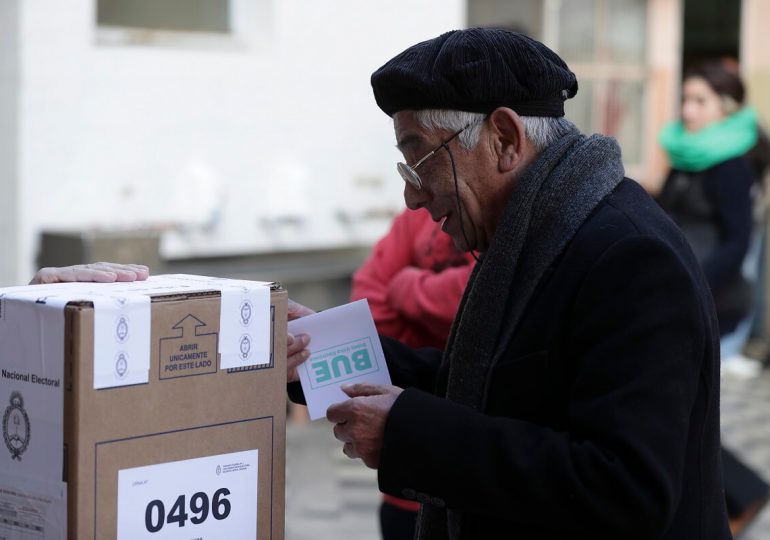 Argentina elige candidatos a la presidencia en plena crisis económica